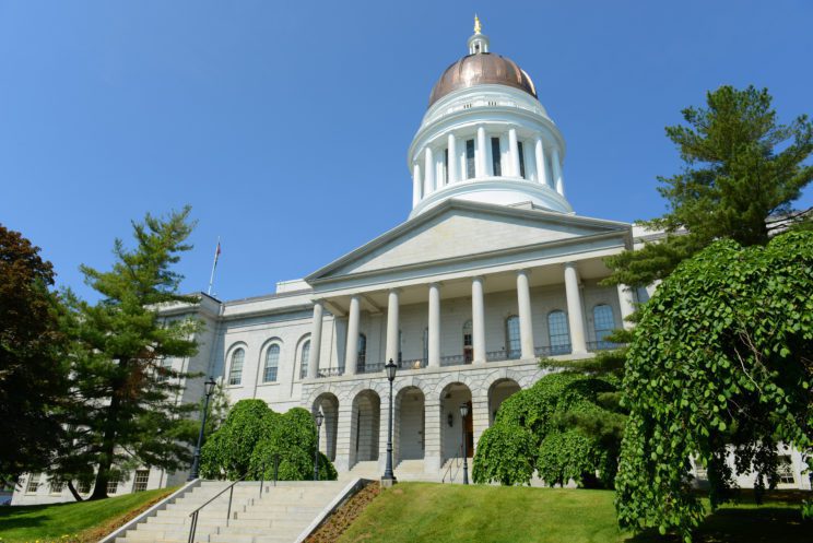 Legislature kills proposal to prevent lobbyist contributions to lawmakers